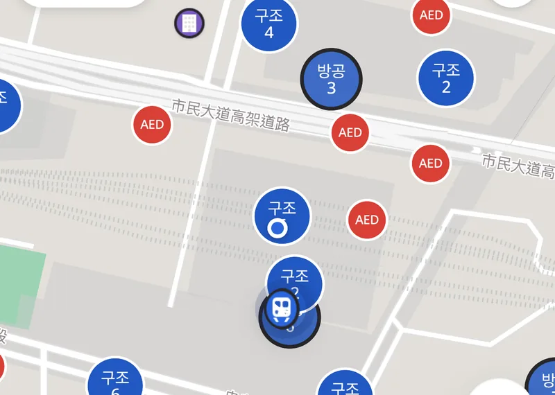 방공 대피소, AED, 구조 시설 마커가 함께 표시된 지도